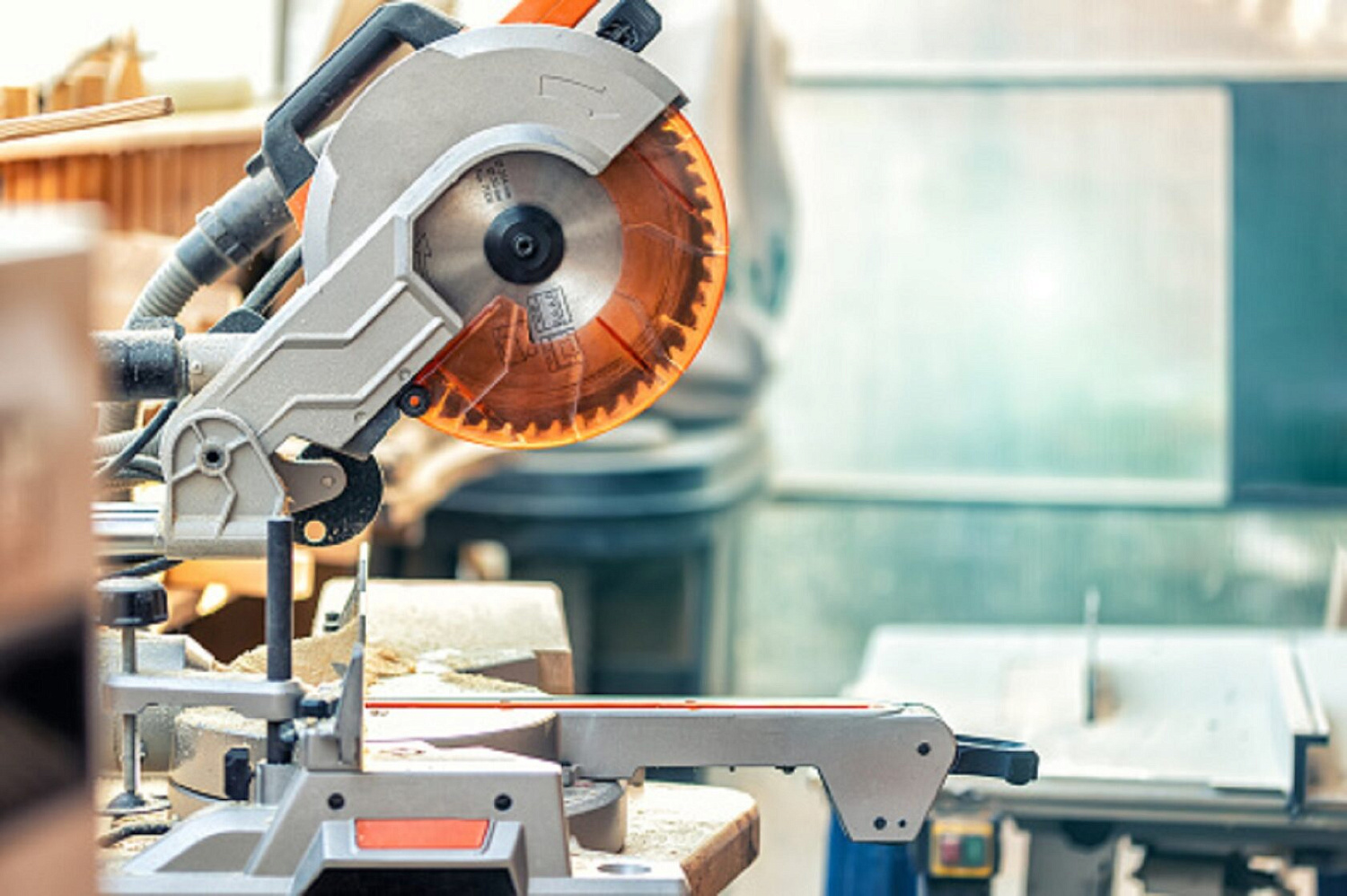 Аренда торцовочной пилы Аренда торцовочной пилы